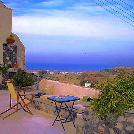 Real Santorini, Cave House Far From The Crowds Villa